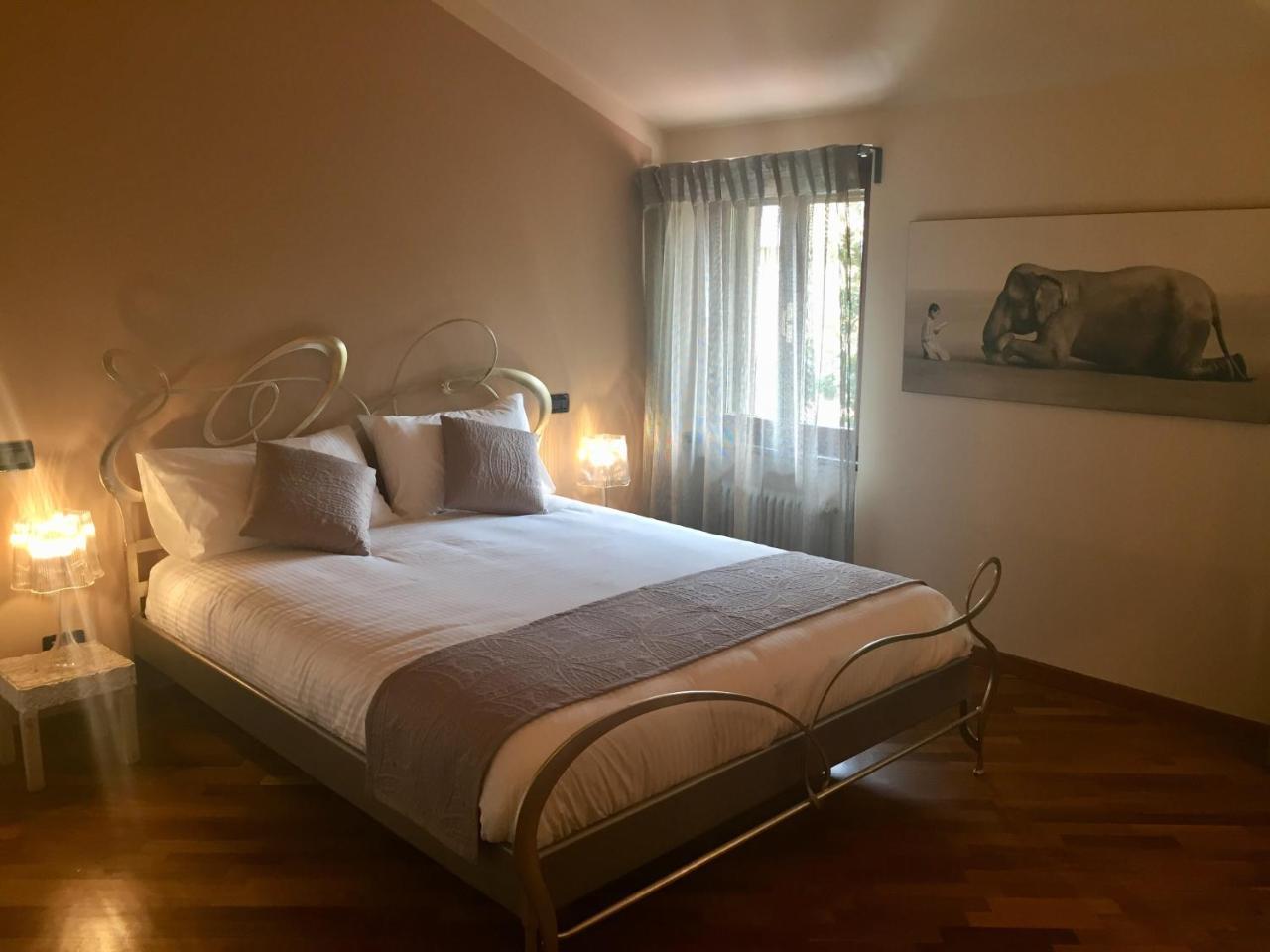 Marie Rose Luxury B&B & Apartment Desenzano del Garda Exterior foto