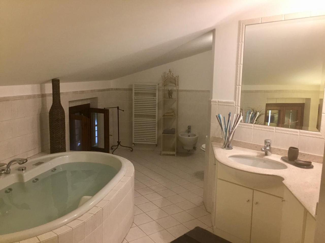 Marie Rose Luxury B&B & Apartment Desenzano del Garda Exterior foto