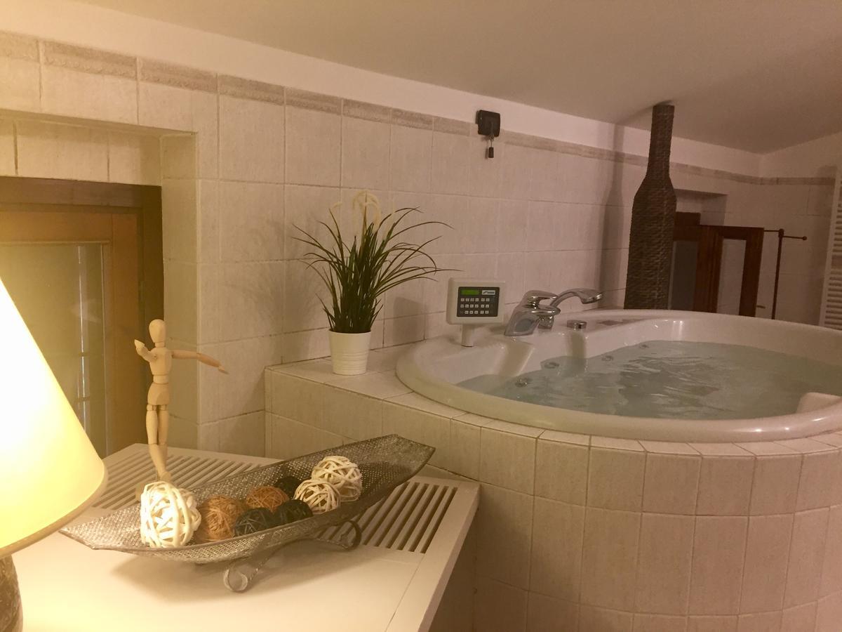 Marie Rose Luxury B&B & Apartment Desenzano del Garda Exterior foto